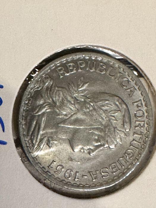 Moedas de escudo antigas 1951, 1957 e 1959