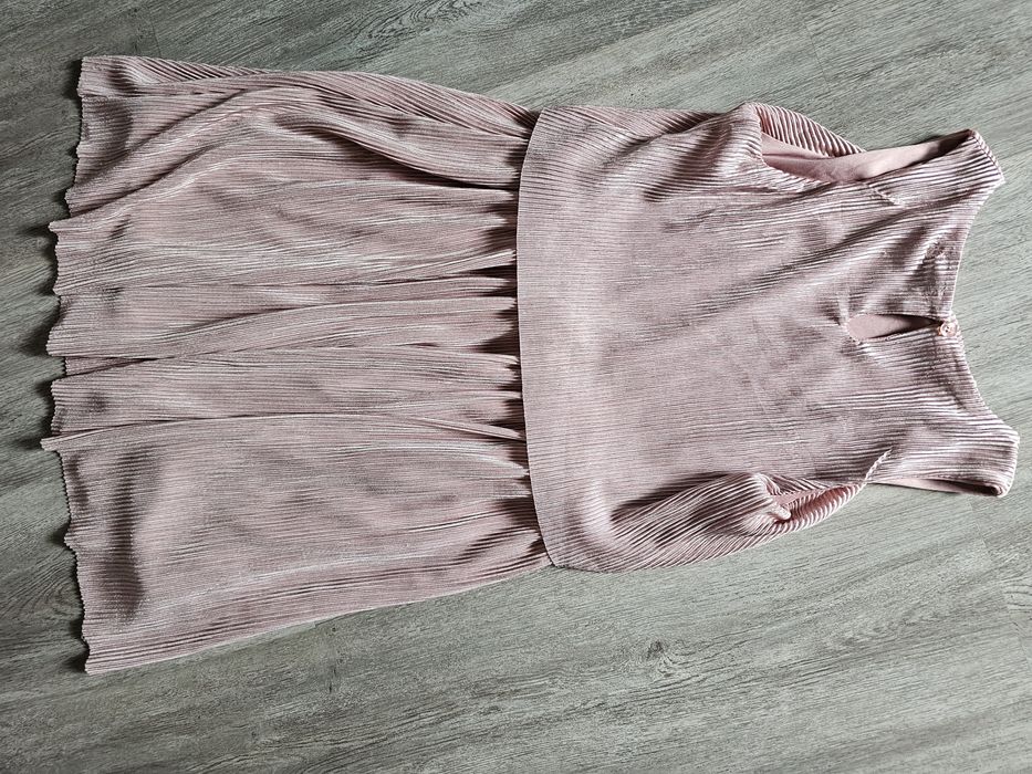 Błyszcząca sukienka