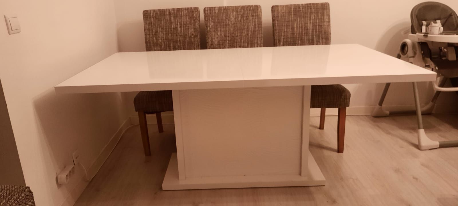Mesa de jantar extensível branca