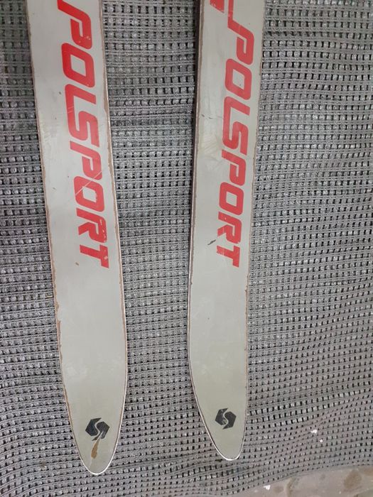 Narty stare polskie polsport z wiązaniami marker z tamtej epoki