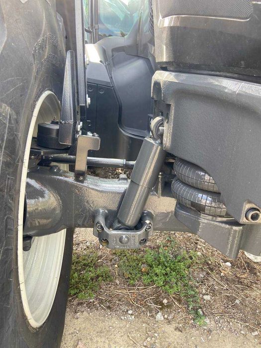 Трактор Valtra T235