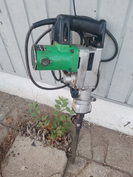 Młot do kucia Hitashi