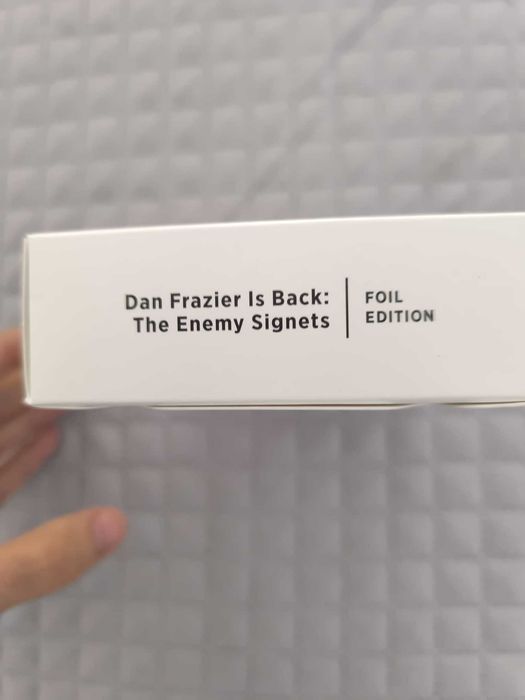 Secret Lair: Dan Frazier Is Back: The Enemy Signets Versão Foil