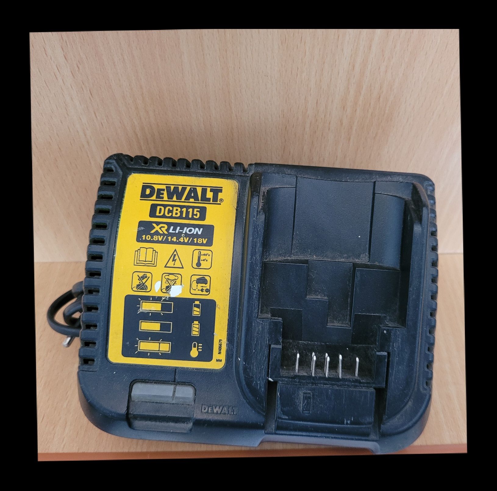 Wiertarko wkrętarka udarowa Dewalt DCD796 aku 5.0ah ładowarka