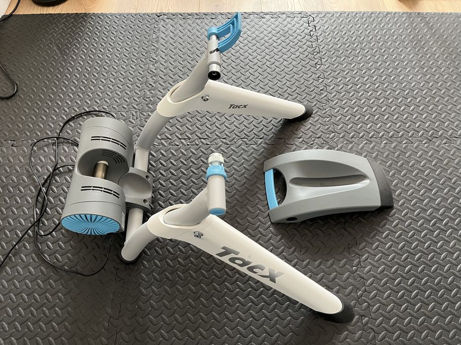 Trenażer Tacx Vortex Smart + Opona Elite