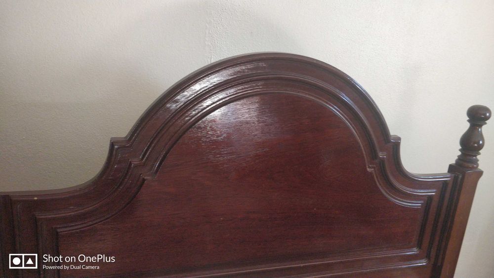 Cama de pessoa e meia como nova