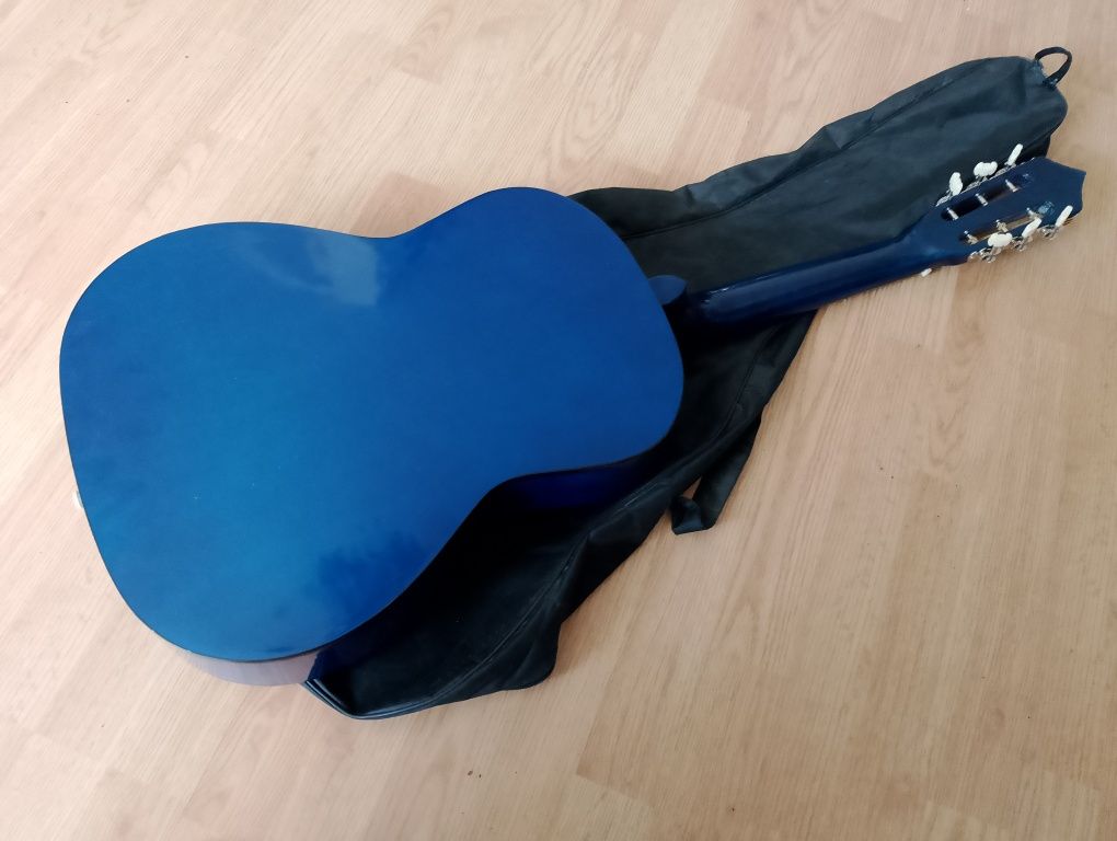 Sprzedam gitarę.