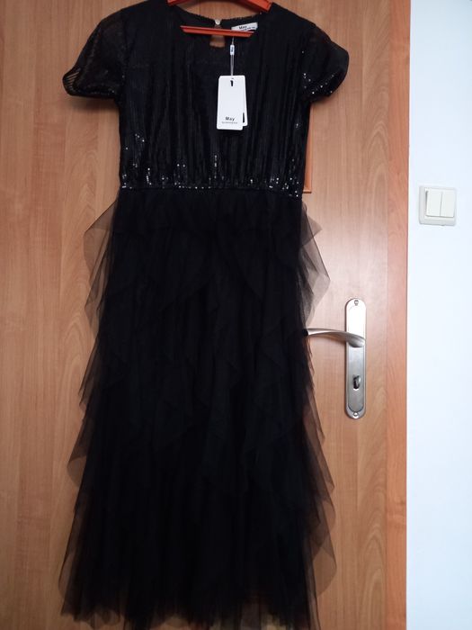 Wizytową nowa sukienka