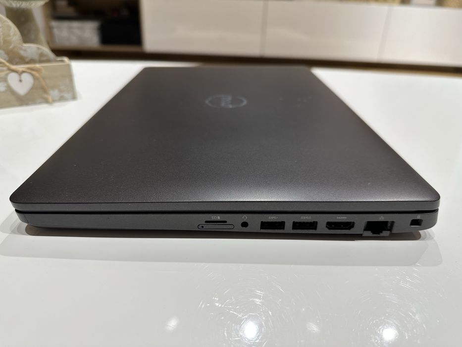 Dell Latitude 5501 15,6" FHD IPS / i5 / 16GB RAM / SSD 256 GB NVMe
