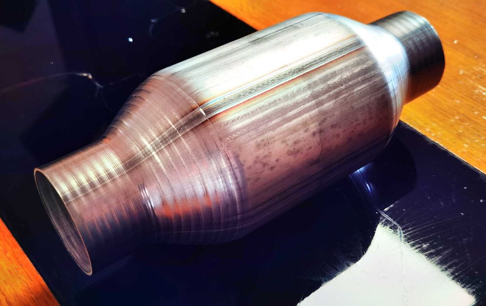 Catalisador universal de elevado débito