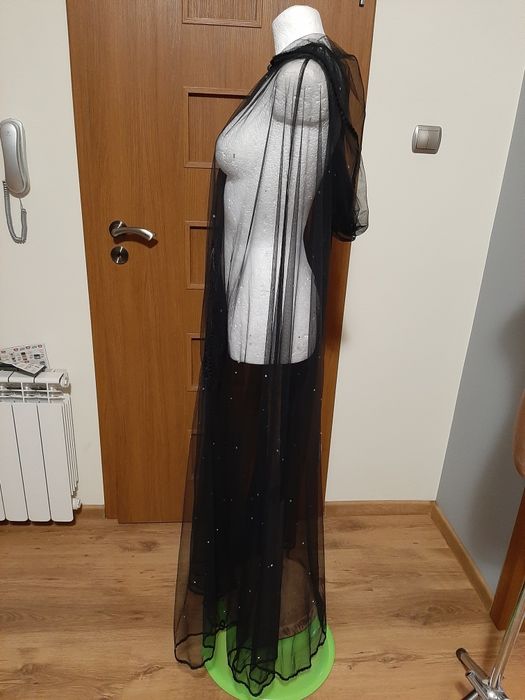 Piękna rozkloszowana balowa sukienka Vintage peleryna dżety sesja