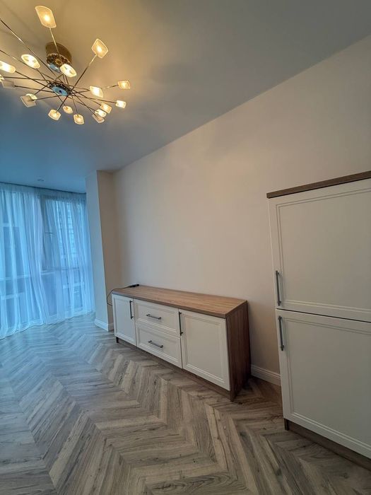 Оренда 2 км квартири з виглядом на озеро