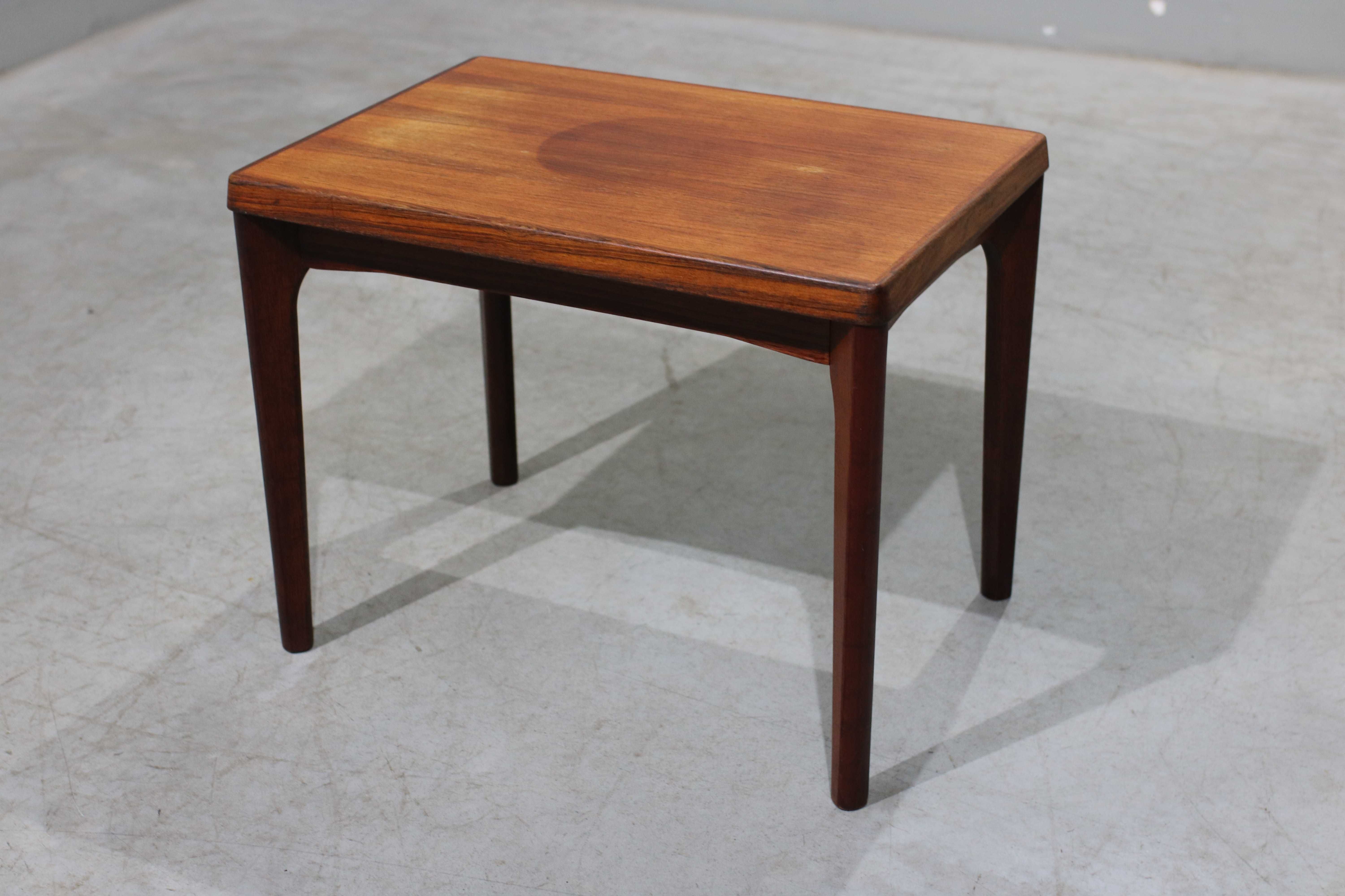 Mesa de apoio Henning Kjaernulf em pau santo | Vejle Stole