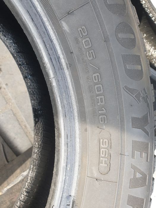 Opony 205/60R16 GoodYear Ultragrip 2021r Zima zimowe