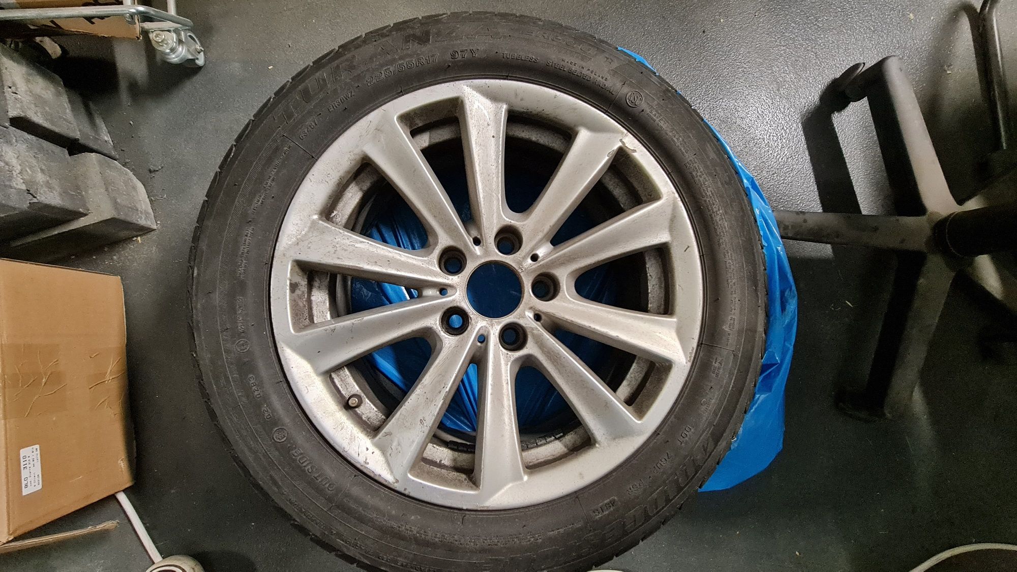 Felgi styling 236 z oponami bridgestone 5x120 17r