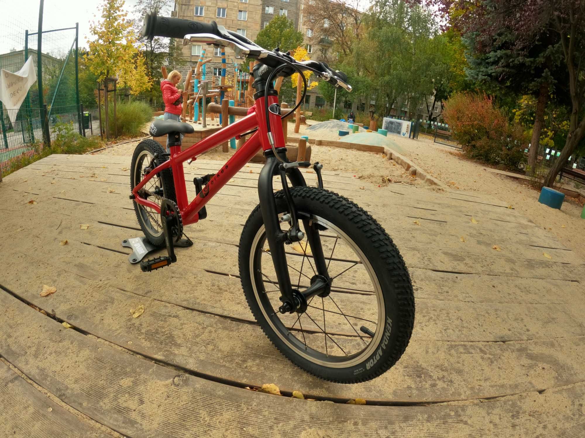 KUbikes 16L - superlekki 5,7 kg - bajkids.pl - Rower lekki jak Woom!