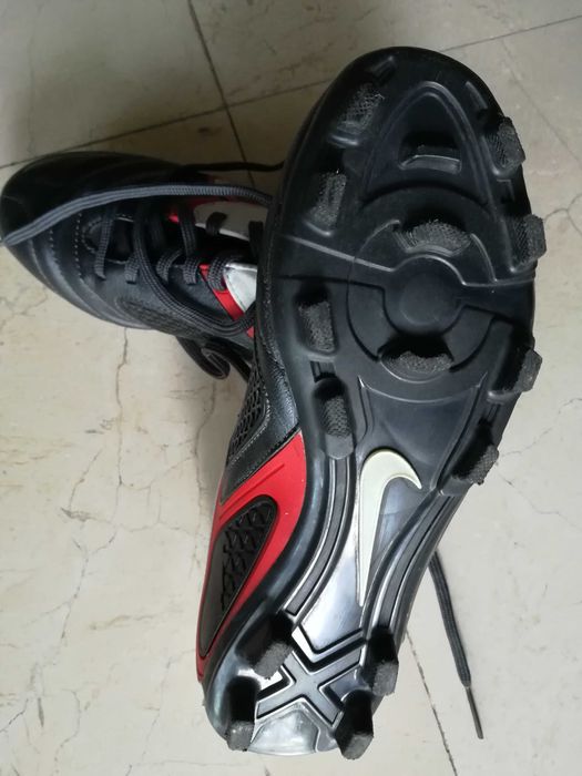 Chuteiras NIKE CTR360