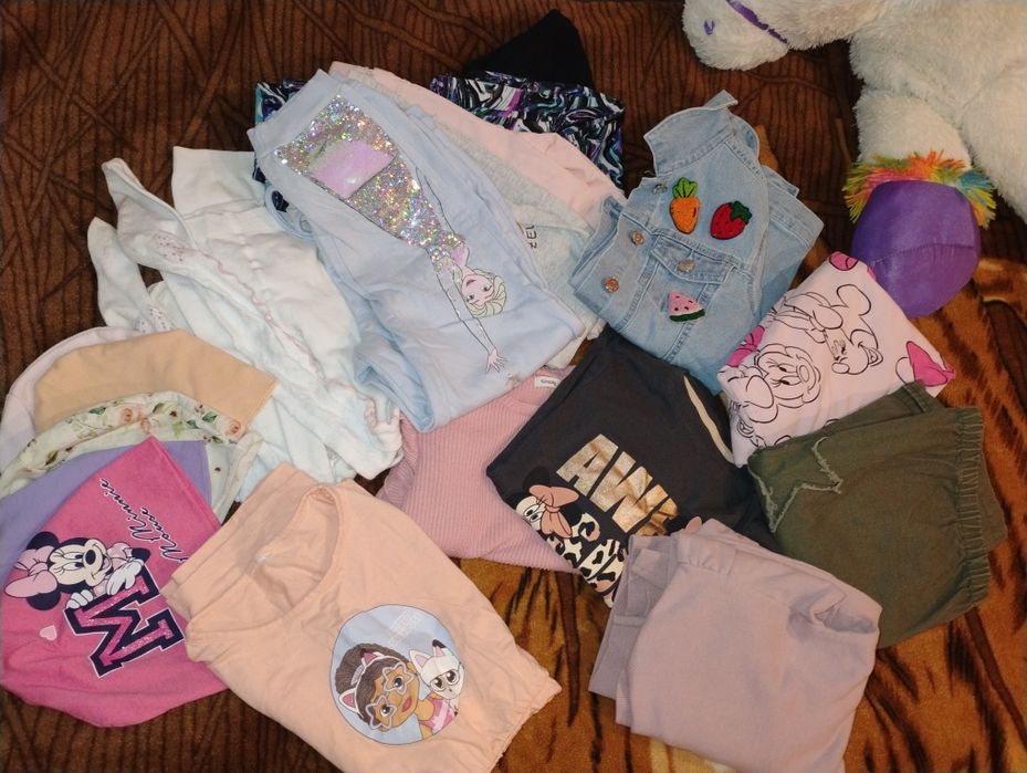 Paka ubrań dla dziewczynki rozmiar 122/128