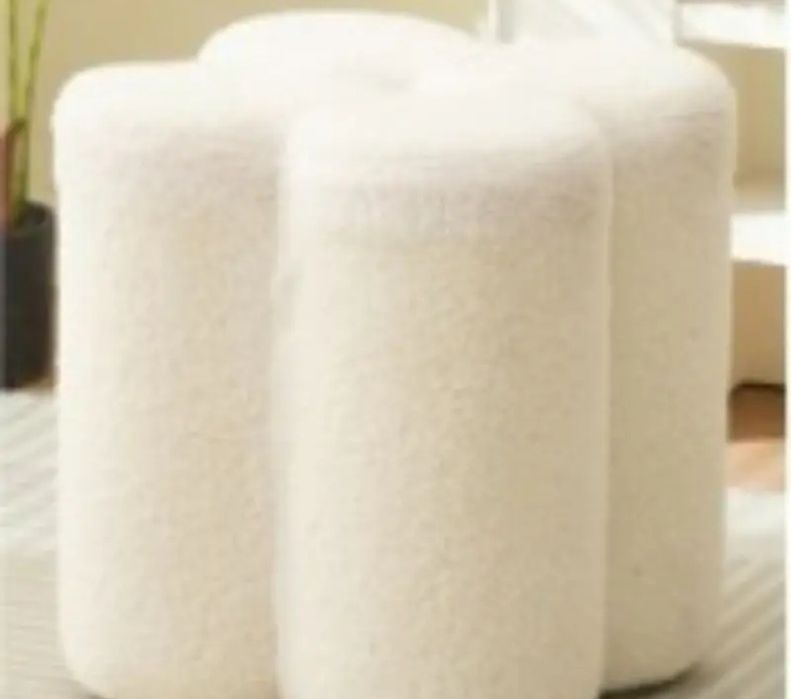 Puffs em borreguilho nordicos