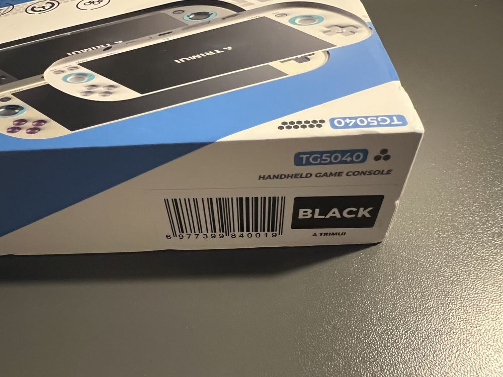 Nowa konsola retro Trimui Smart Pro + karta 64 GB