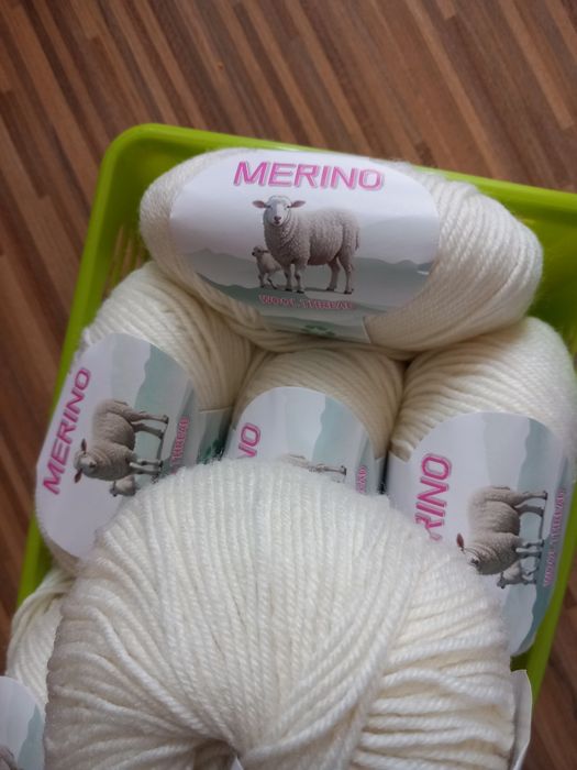 Włóczka merino 100% ecru, mleczny, kremowy