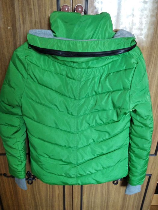 Курточка жіноча нова
