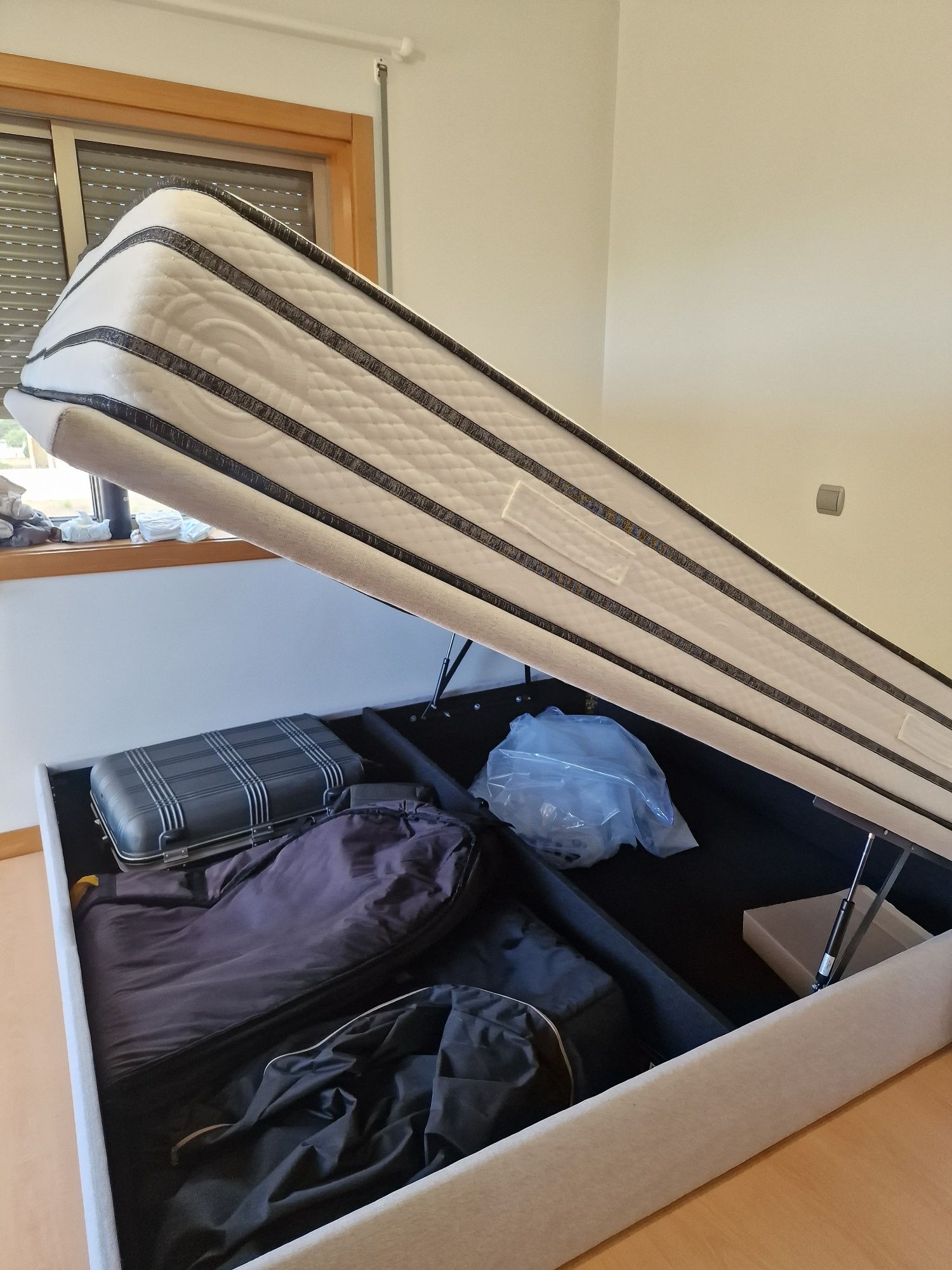 Sommier com tampo / Cama box