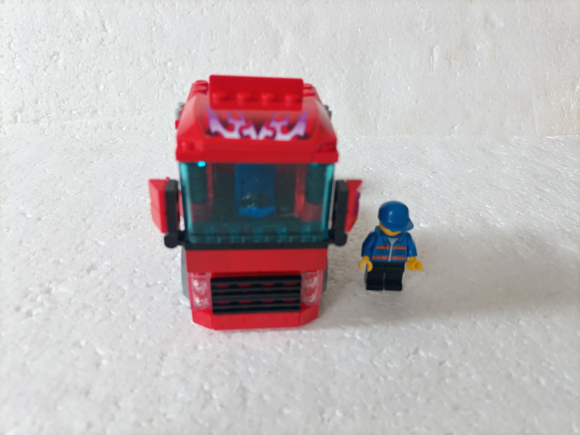 Klocki LEGO ciężarówka ciągnik koń renault