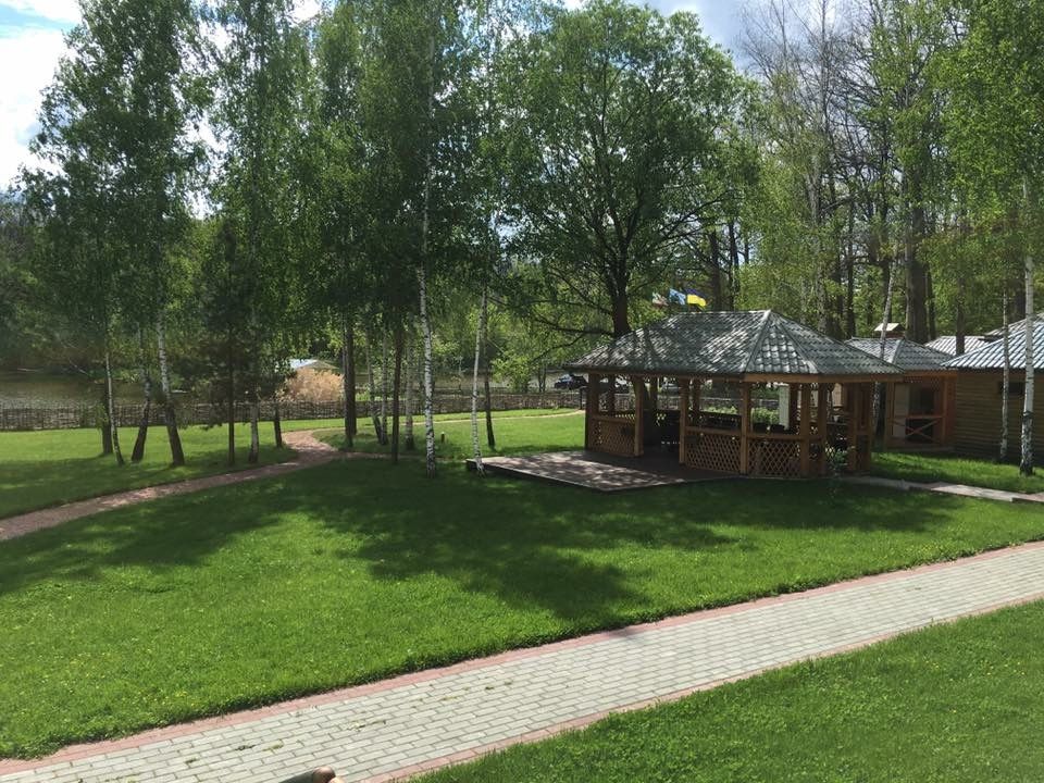 Оренда котеджу на березі озера подобово