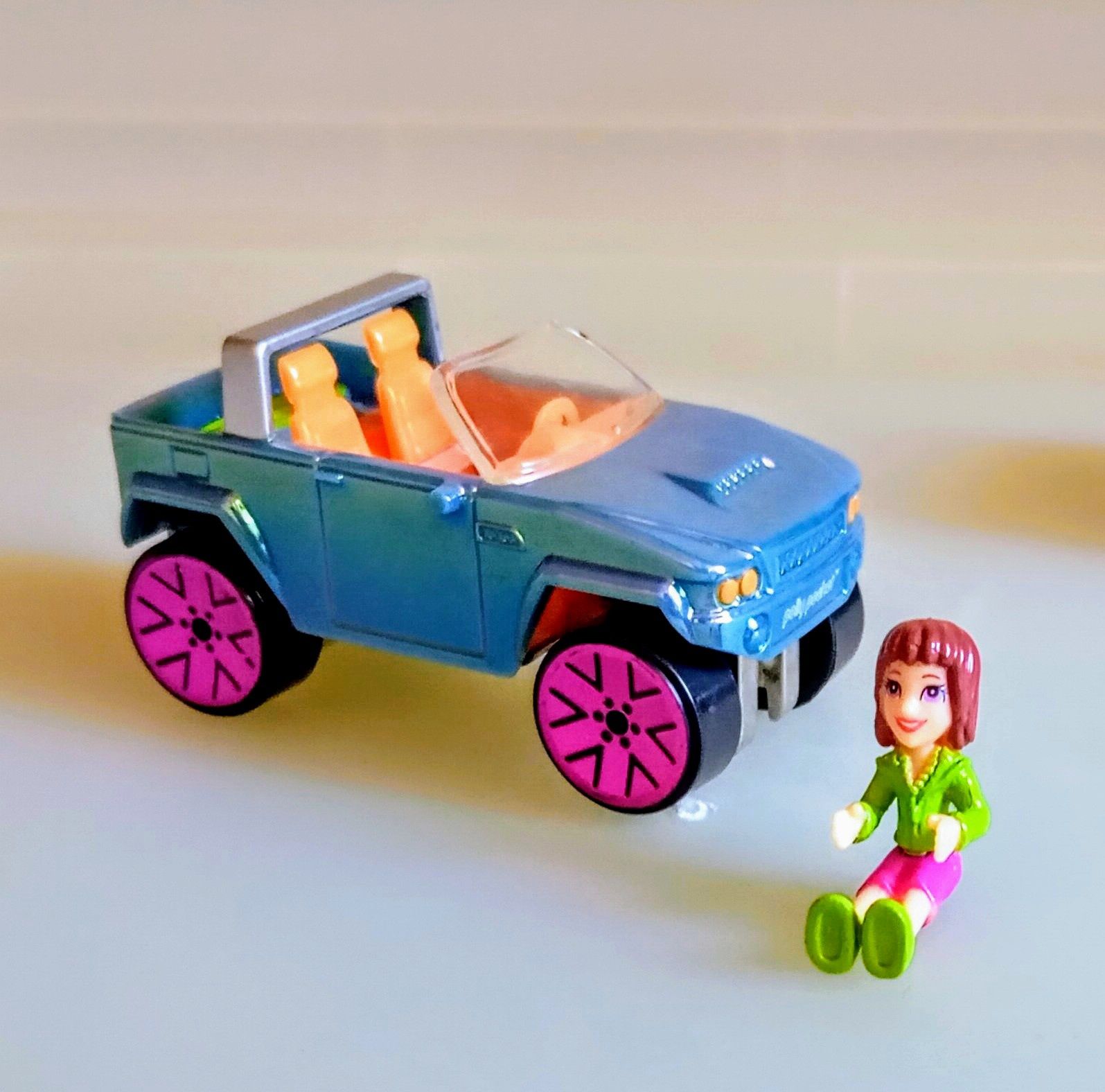 Polly Pocket Auto inícios de 2000.
Os dois 10€.
Individual 6€ cada.
Co