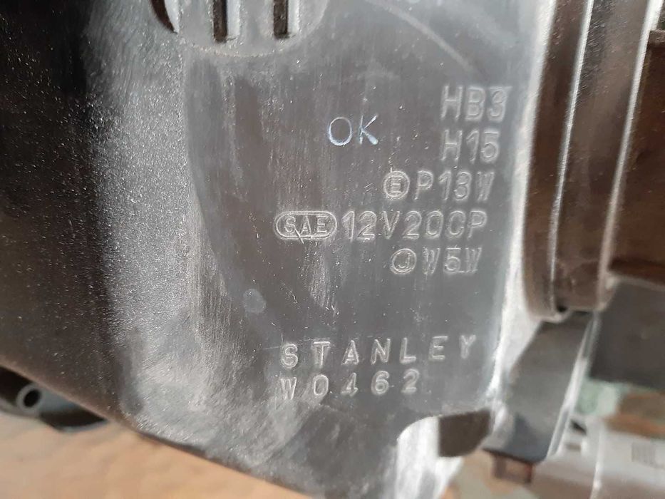 Mazda CX-5  reflektor prawy lampa prawy przód