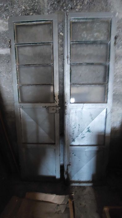 Porta em Ferro (2 folhas)