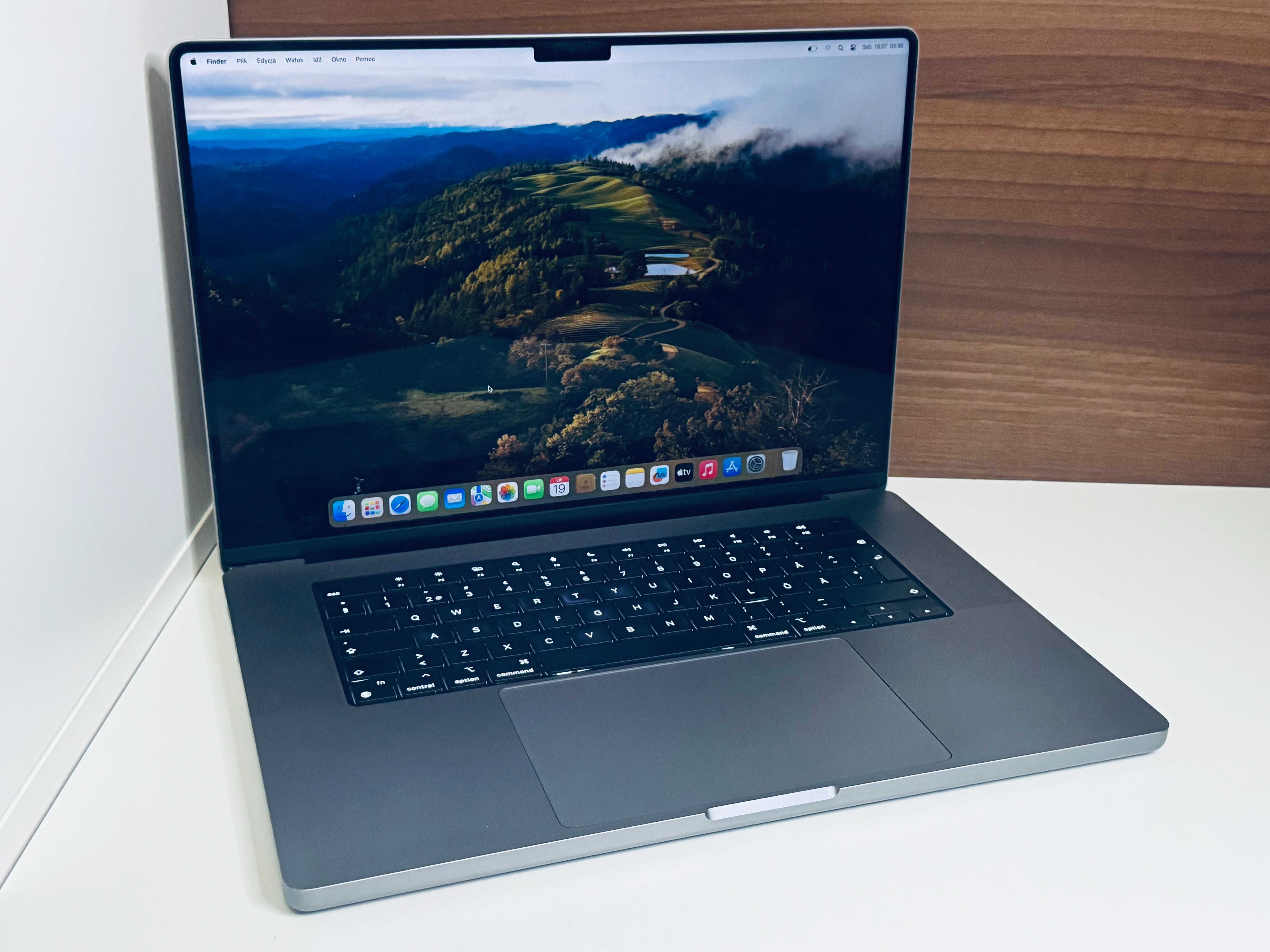 MacBook Pro 16 2021 M1 Pro 87% Kondycji 16GB RAM 512GB SSD Space