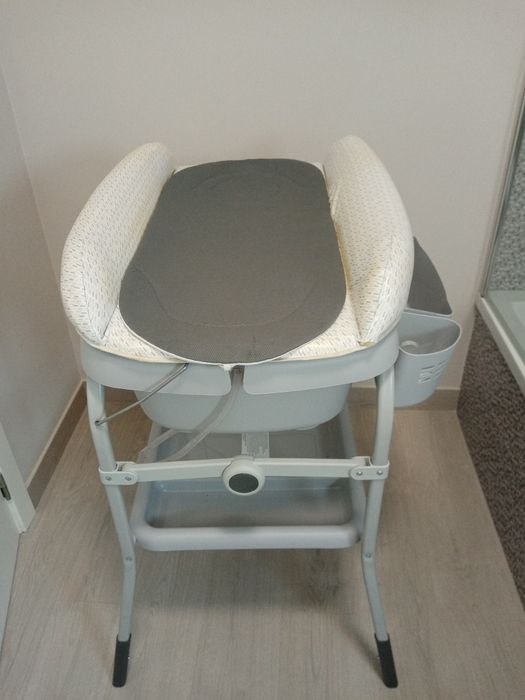 Banheira /muda fralda chicco