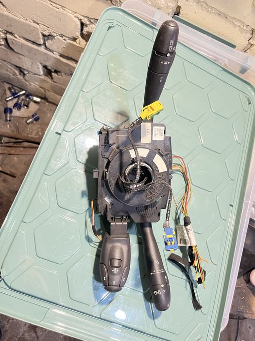 Продам підкермовий перемикач для пежо 206sw2007