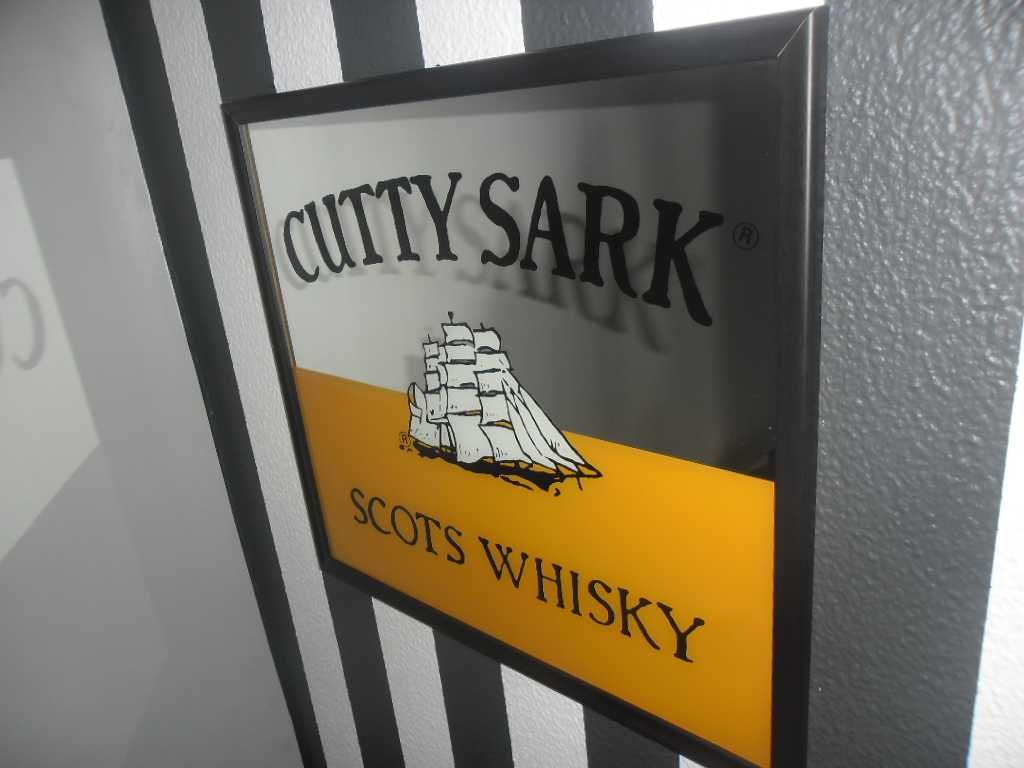 Quadro/Espelho Publicitário Whisky Cutty Sark