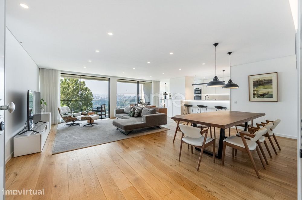 T3 semi-novo em Valbom com vista Rio