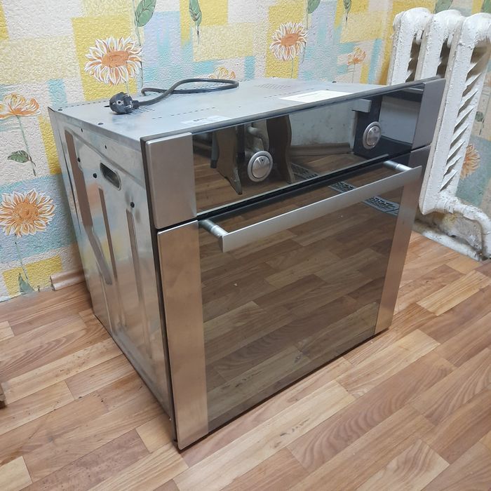 Духовка електрична вбудовувана (нова з виставки)