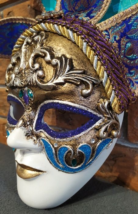 Венецианская интерьерная маска