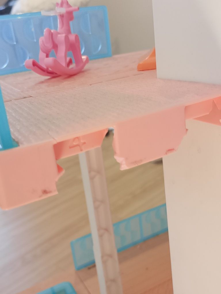 Domek dla barbie z windą i basenem