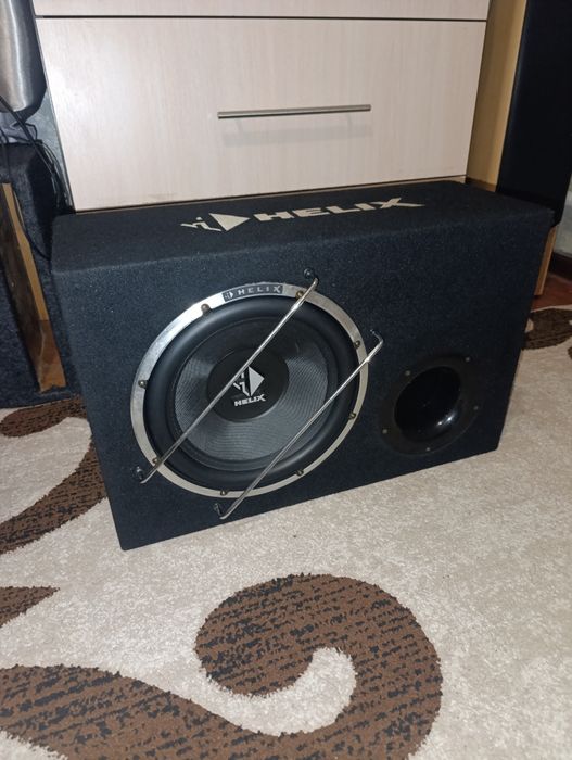 Сабвуфер 12 бас!