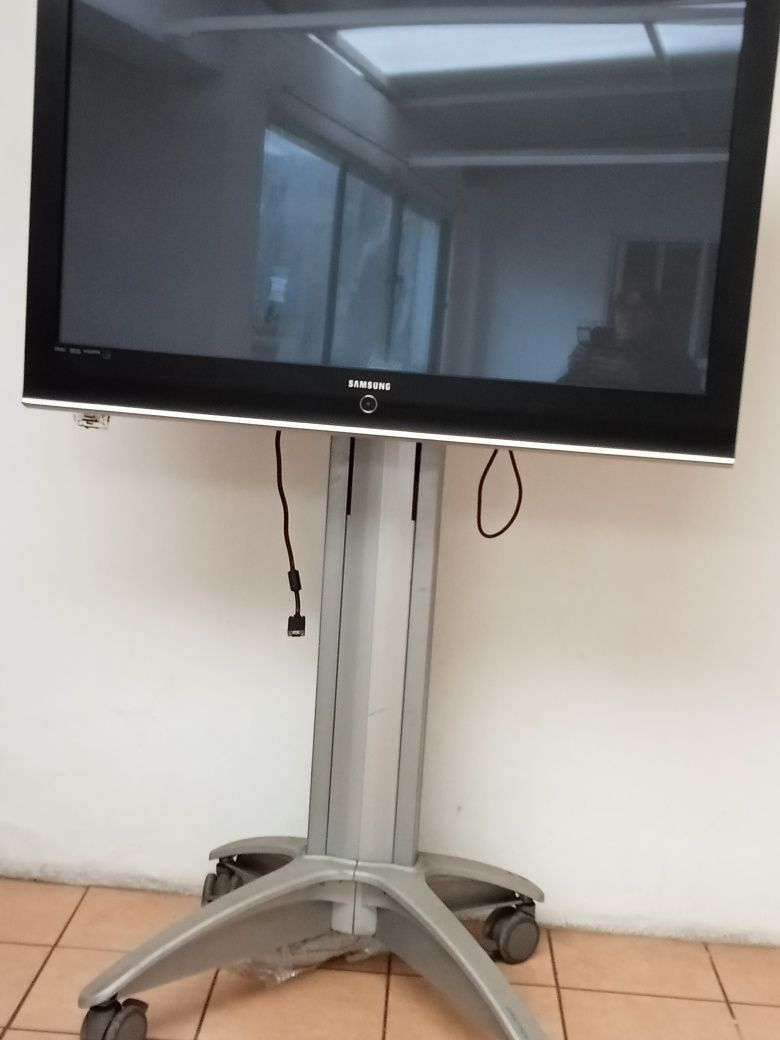 Suporte para ecrã.
