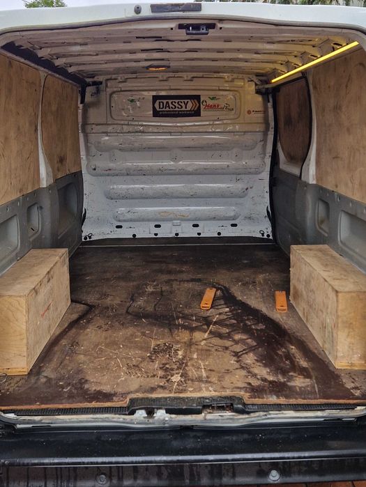 Renault Trafic II 2.5 DCI L2H1 2011 3 osobowy
