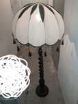 Lampa stojąca drewniana