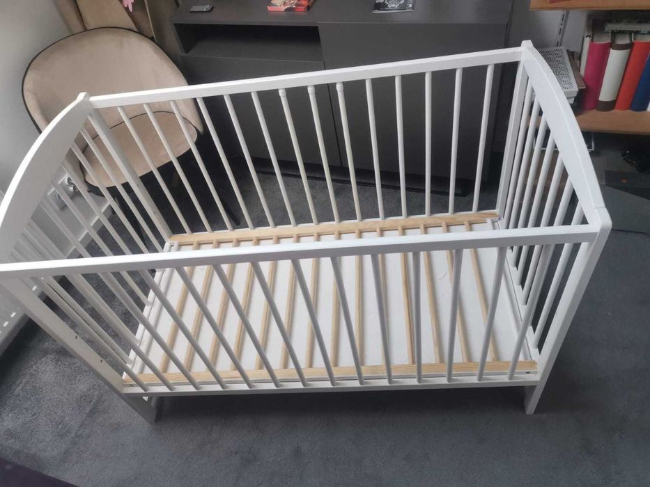 Łóżeczko dziecięce z szufladą +materac