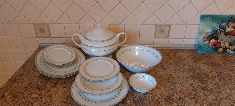 Sprzedam nowy komplet porcelanowy 52 sztuki