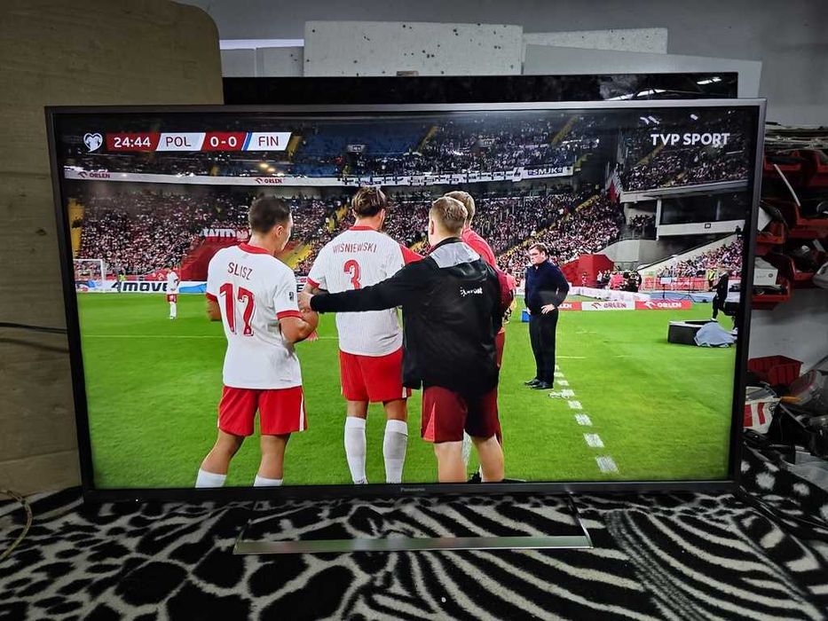 TV Led PANASONIC 47 cali- Smart- Wi-Fi  pilot