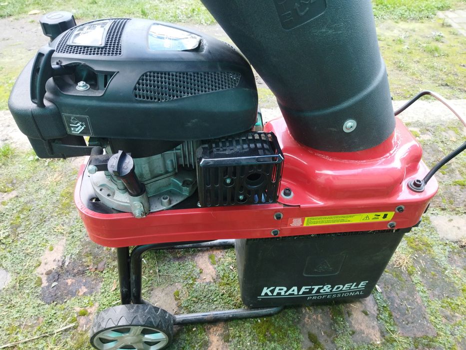 Rozdrabniacz do gałęzi spalinowy Kraftdele jak nowy.