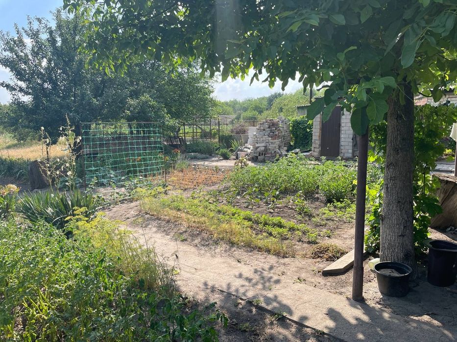 Продам гарний будинок в центрі Підгородного
