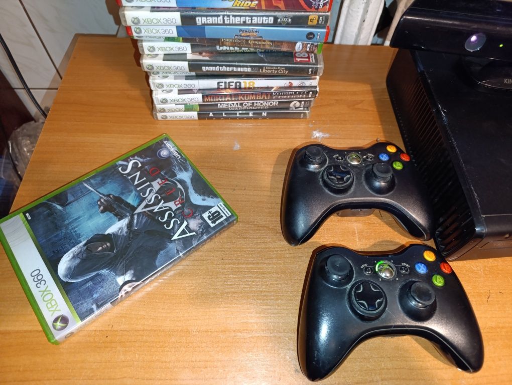 Zestaw Xbox 360 2 pady Kinect 25 gier